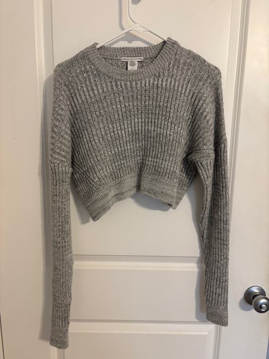 Urban Outfitters Sweaters - Urban Outfitters Gray Ribbed Cropped Crewneck Sweater